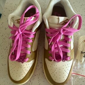Nike Women's Cream and Pink Sneakers